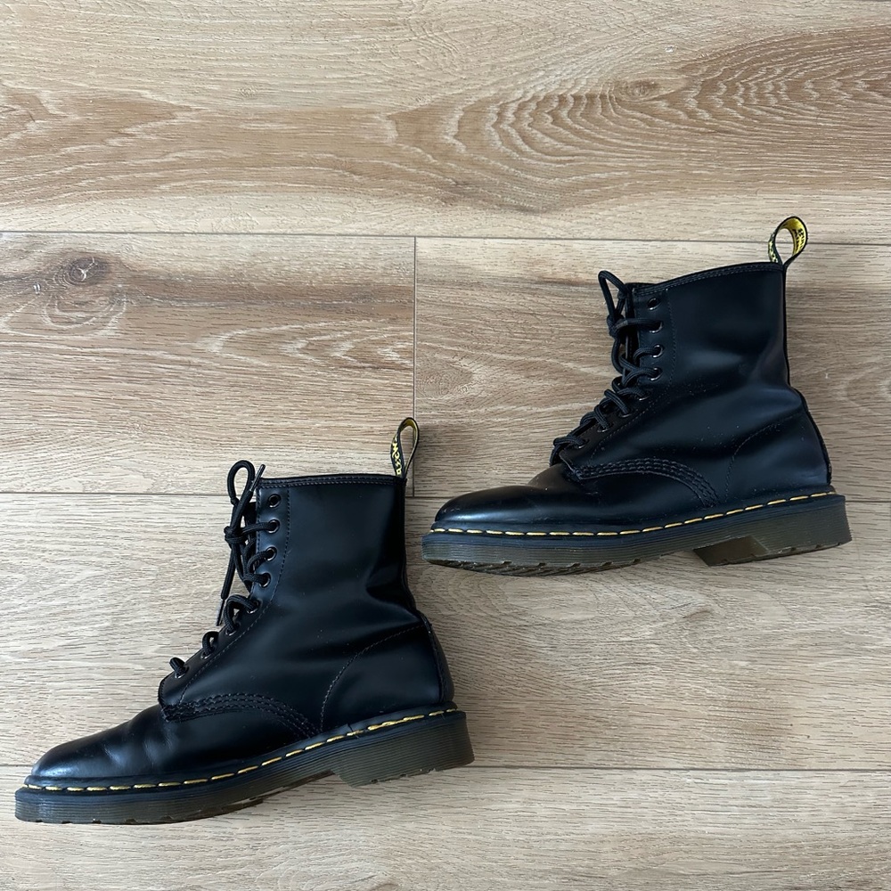 1460 WOMEN'S SMOOTH LEATHER LACE UP BOOTS Size 7